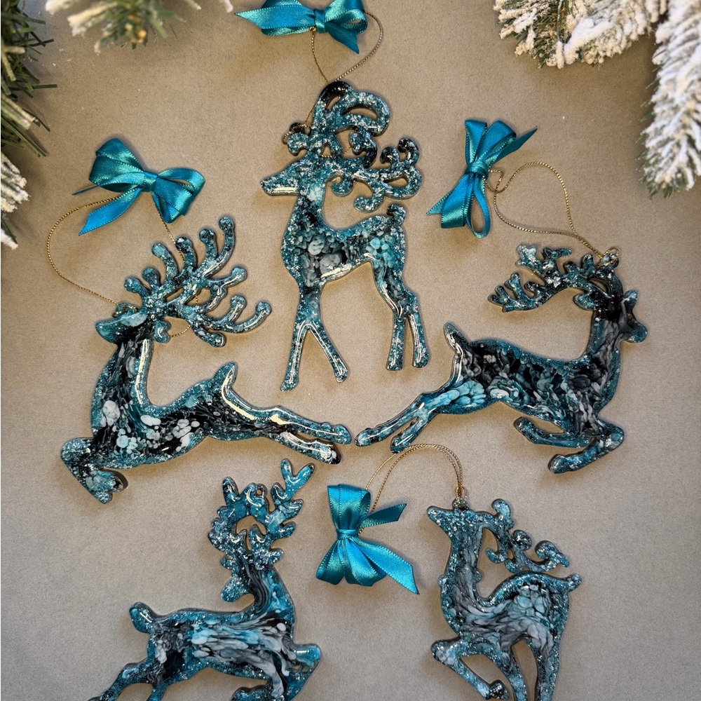 Handmade Xmas Epoxy Resin Reindeer Ornaments – Set of 5